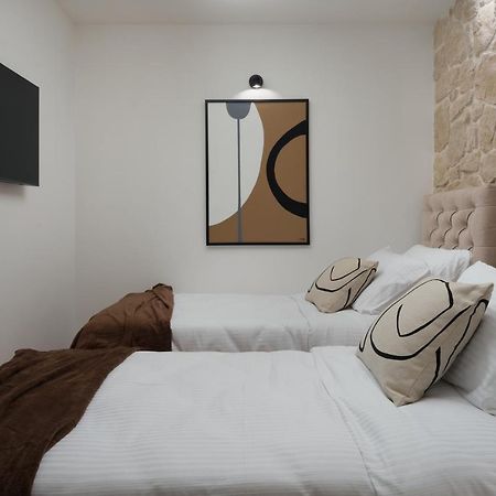 Apartment City Walls In Old Town Of Rovinj Bagian luar foto