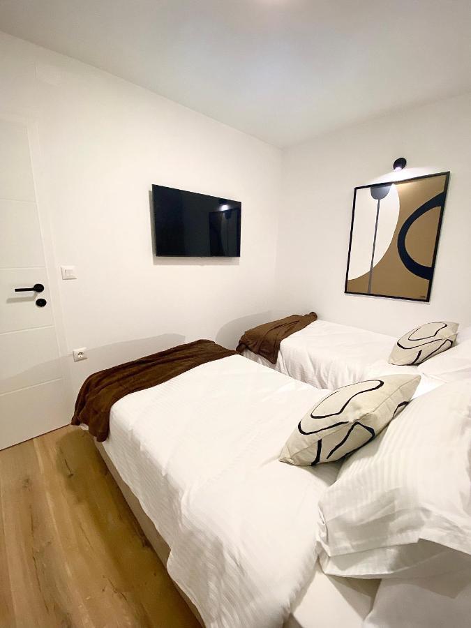 Apartment City Walls In Old Town Of Rovinj Bagian luar foto