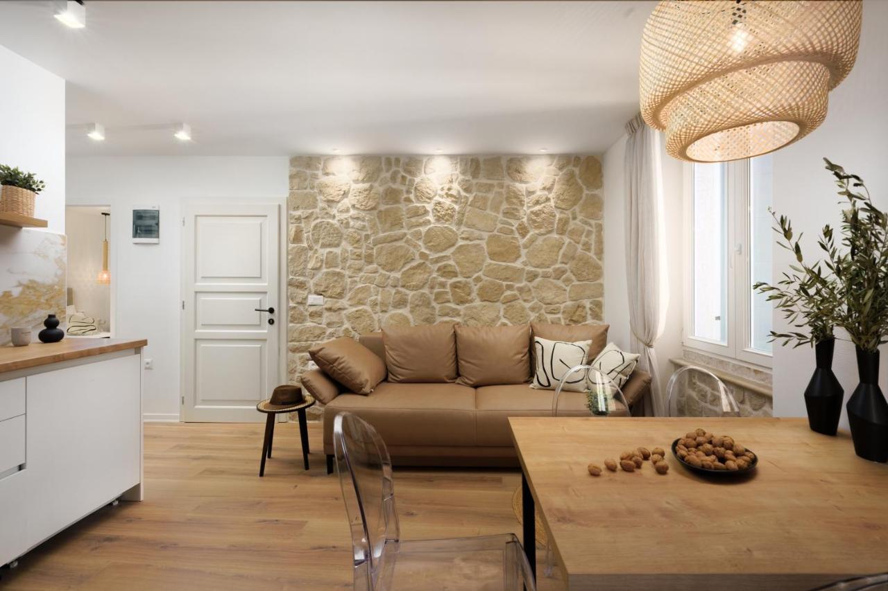 Apartment City Walls In Old Town Of Rovinj Bagian luar foto
