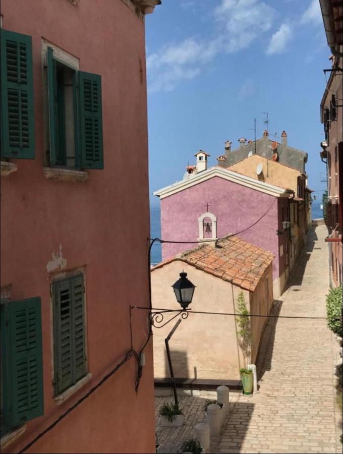 Apartment City Walls In Old Town Of Rovinj Bagian luar foto